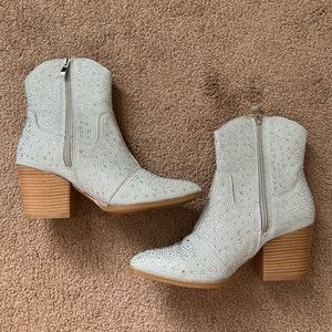 Rhinestone Cowgirl Boots | Size 7